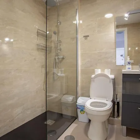 Smartnest 2 Bedroom In Centrally Located Near Beach Appartamento *